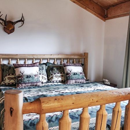 Rock Lake Lodge Rock Lake Lodge Provincial Park Bagian luar foto