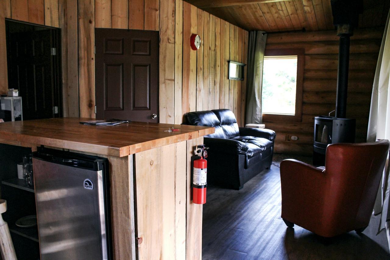Rock Lake Lodge Rock Lake Lodge Provincial Park Bagian luar foto