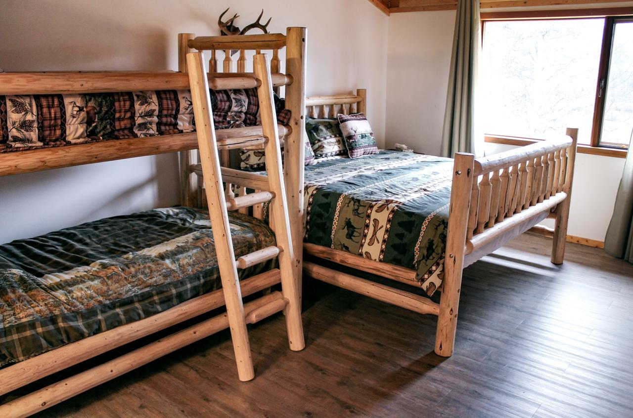 Rock Lake Lodge Rock Lake Lodge Provincial Park Bagian luar foto