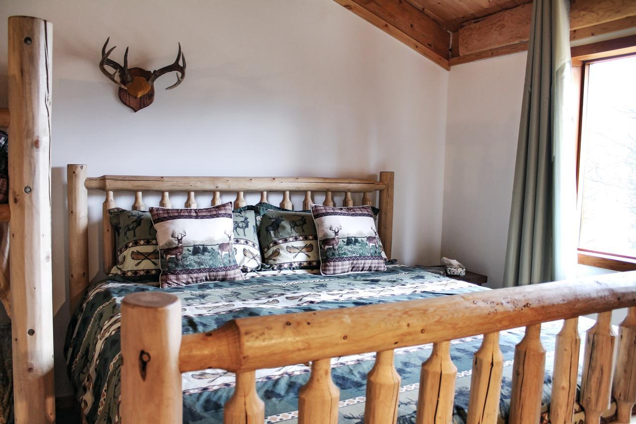 Rock Lake Lodge Rock Lake Lodge Provincial Park Bagian luar foto